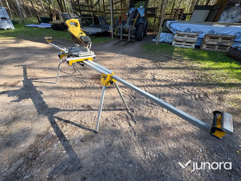Kap- och gersåg med stativ – DeWalt – DE7023