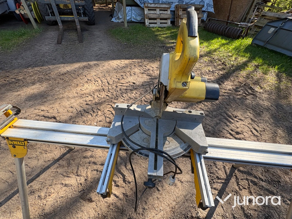 Kap- och gersåg med stativ – DeWalt – DE7023