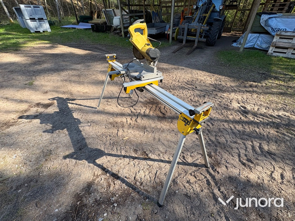 Kap- och gersåg med stativ – DeWalt – DE7023