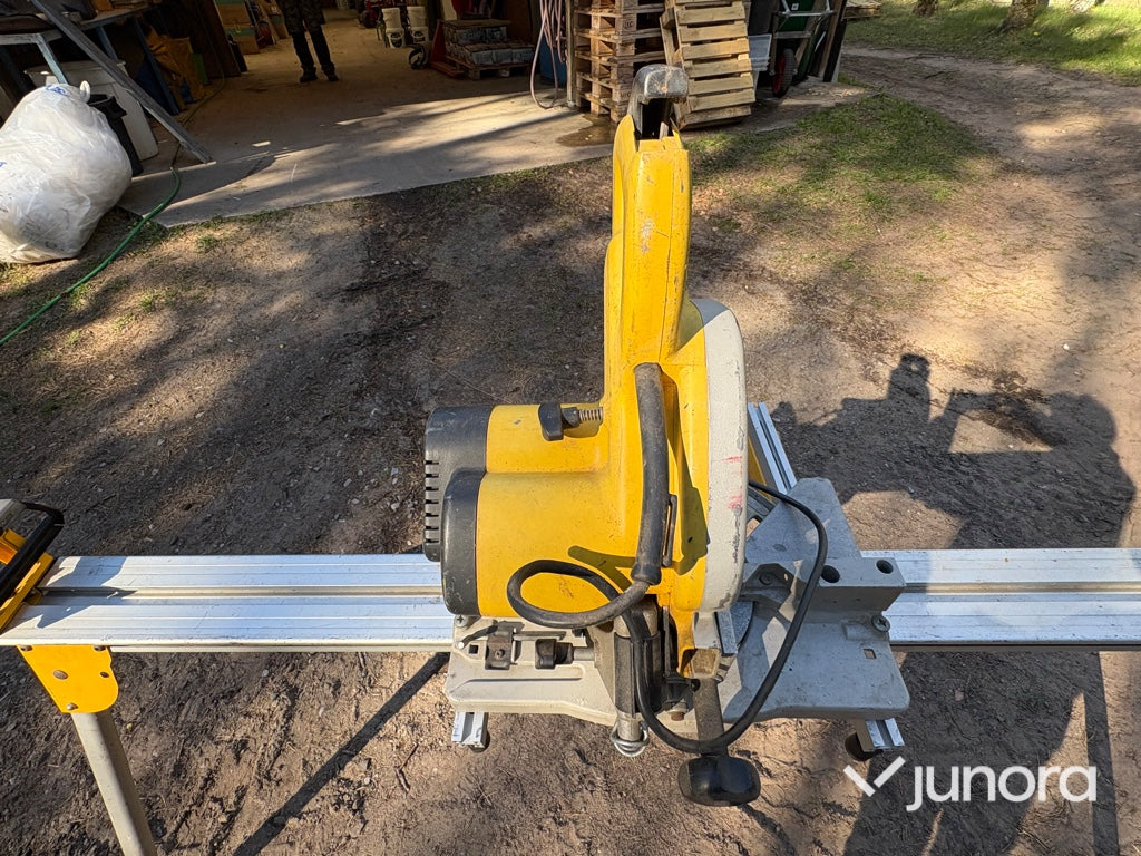 Kap- och gersåg med stativ – DeWalt – DE7023