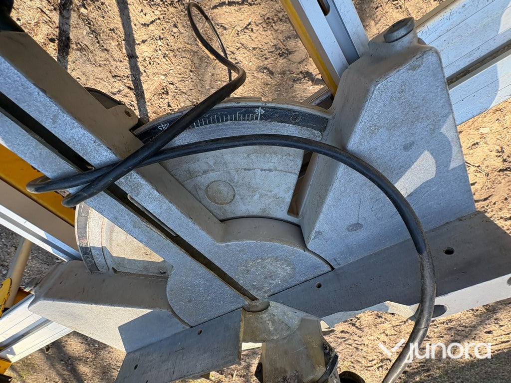 Kap- och gersåg med stativ – DeWalt – DE7023