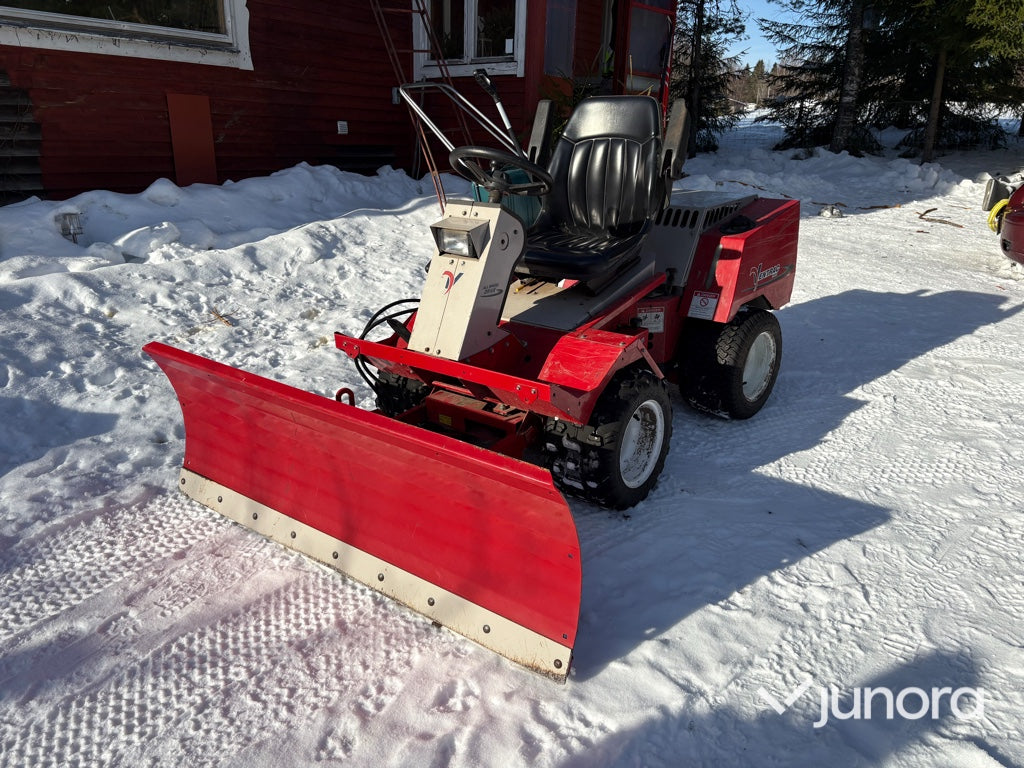Redskapsbärare + Redskap - Ventrac, LT3000