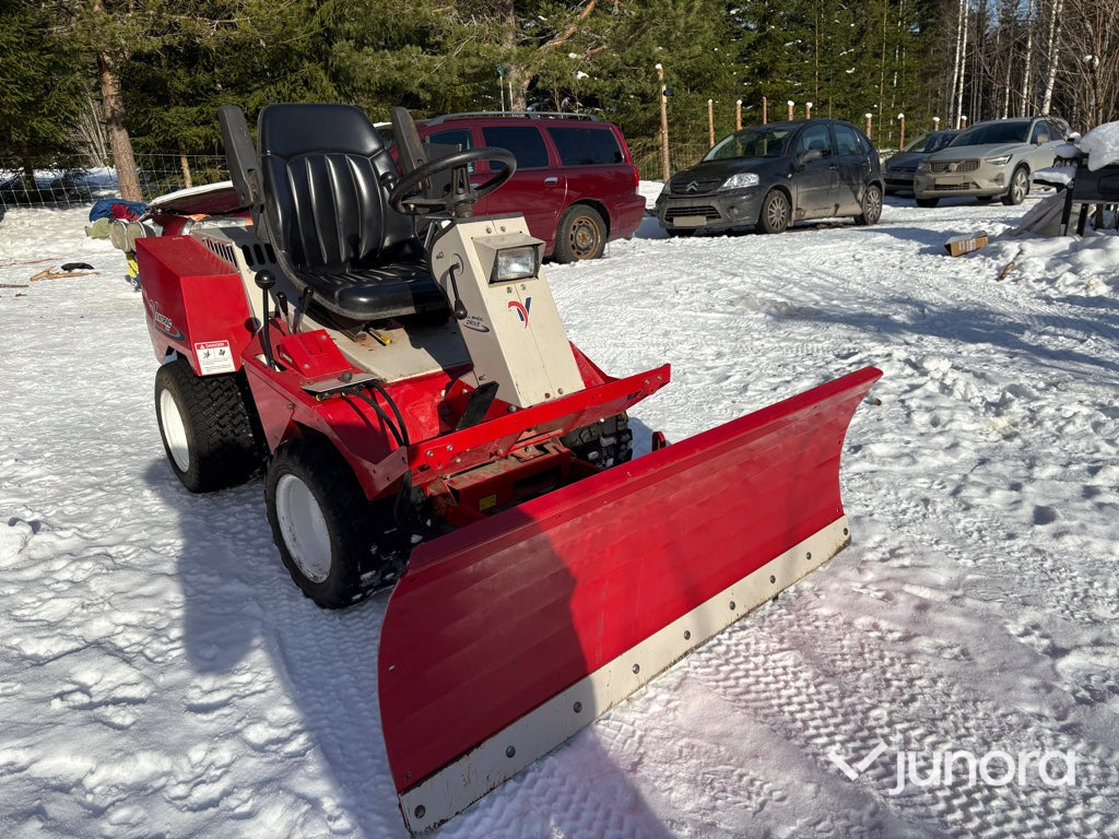 Redskapsbärare + Redskap - Ventrac, LT3000
