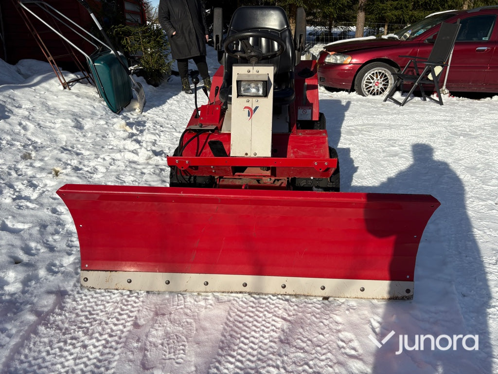 Redskapsbärare + Redskap - Ventrac, LT3000