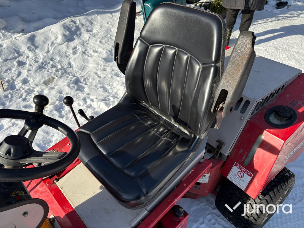 Redskapsbärare + Redskap - Ventrac, LT3000