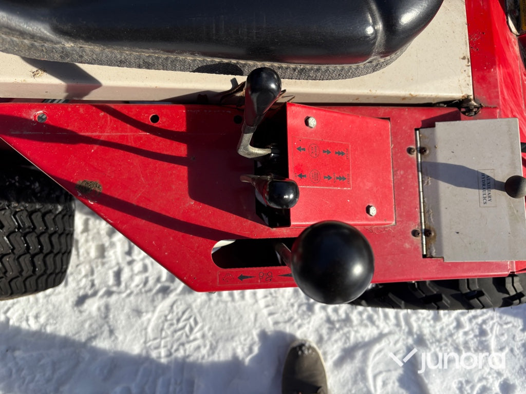 Redskapsbärare + Redskap - Ventrac, LT3000