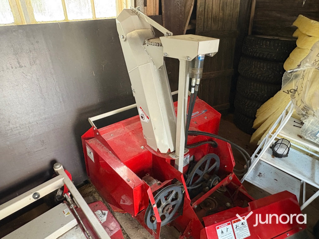 Redskapsbärare + Redskap - Ventrac, LT3000