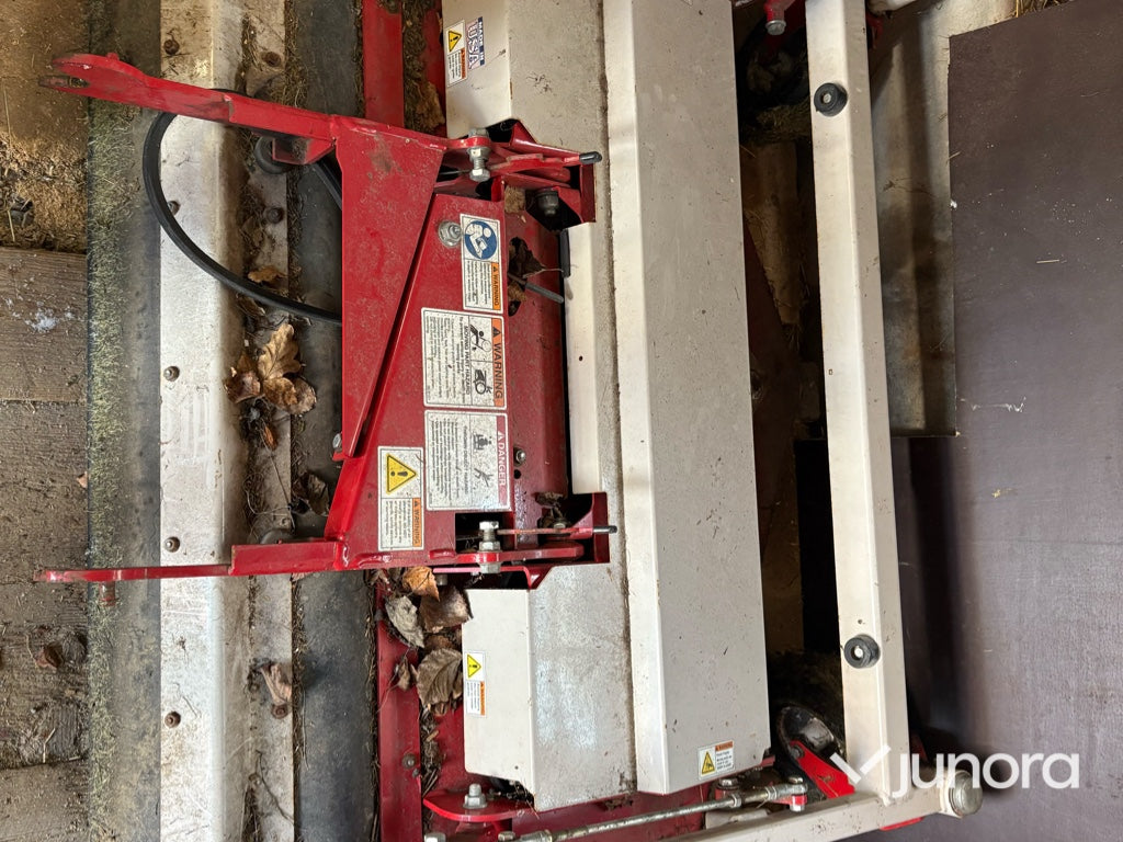 Redskapsbärare + Redskap - Ventrac, LT3000