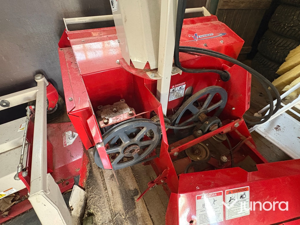 Redskapsbärare + Redskap - Ventrac, LT3000