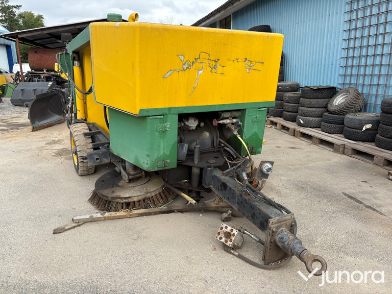 Sopmaskin - Bogserad