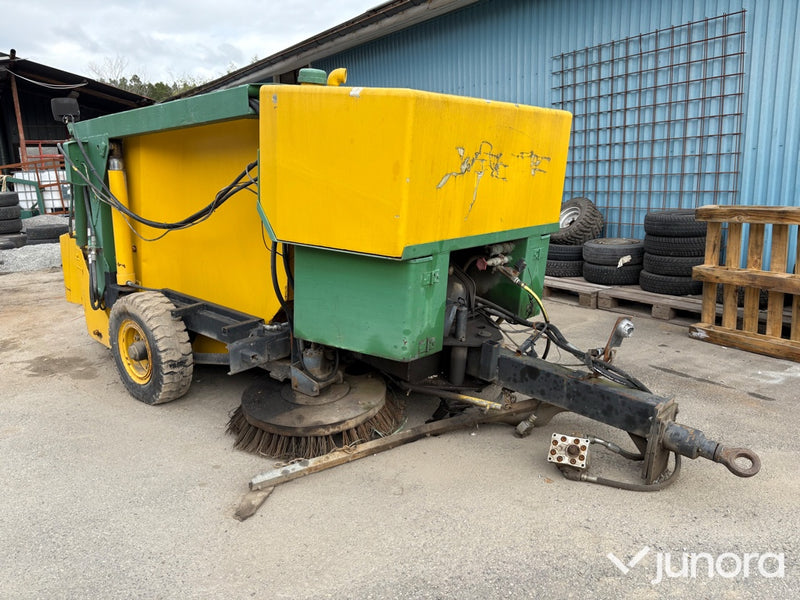 Sopmaskin - Bogserad