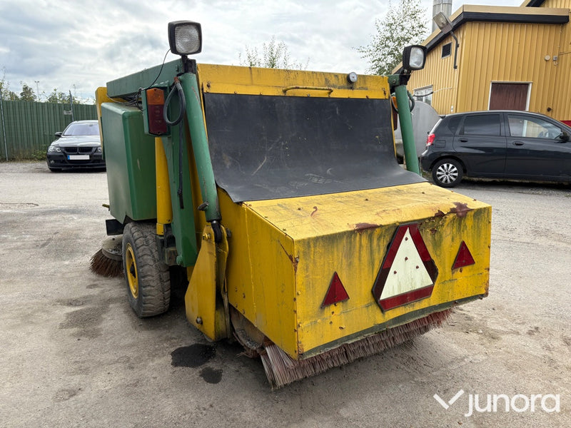 Sopmaskin - Bogserad