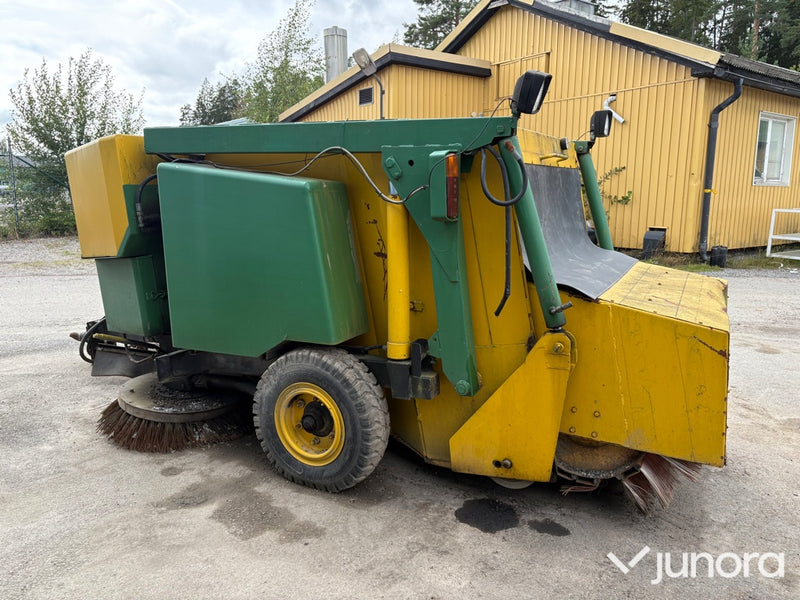 Sopmaskin - Bogserad