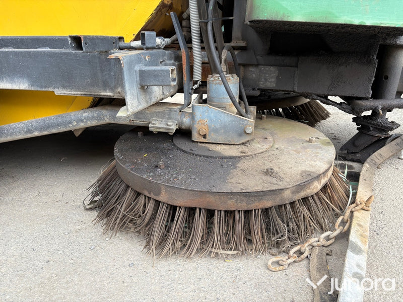 Sopmaskin - Bogserad