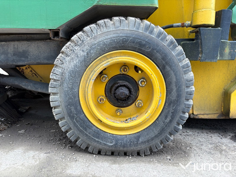 Sopmaskin - Bogserad