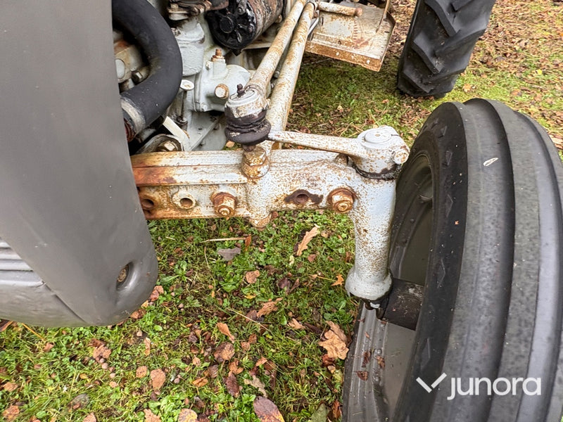 Traktor - Grolle, Massey Fergusson