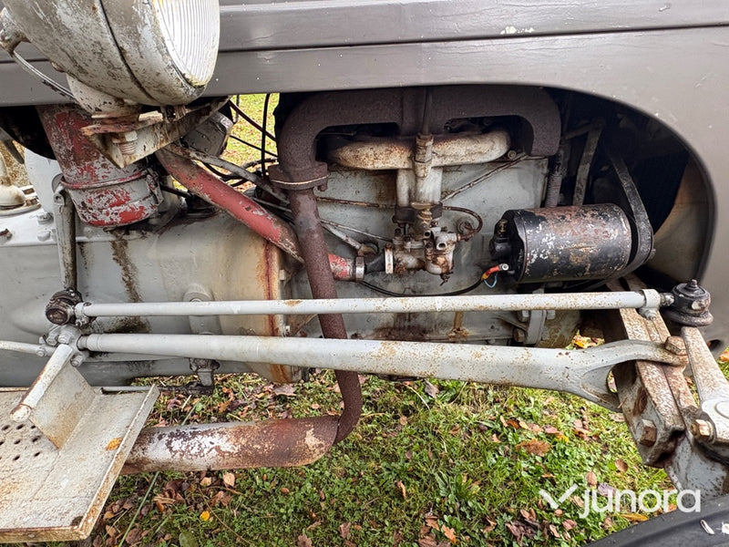 Traktor - Grolle, Massey Fergusson