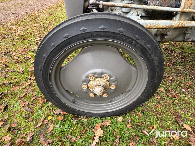 Traktor - Grolle, Massey Fergusson