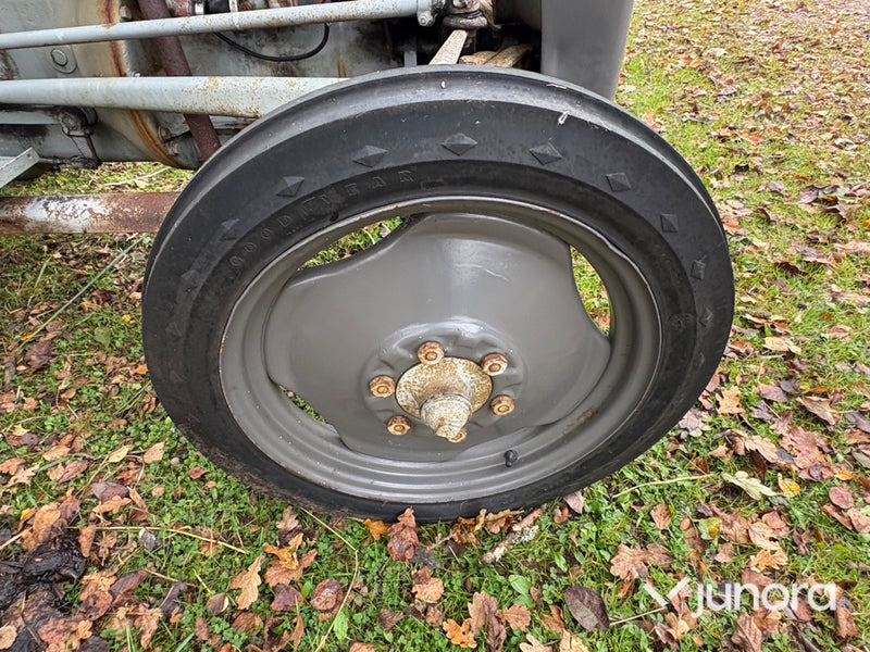 Traktor - Grolle, Massey Fergusson