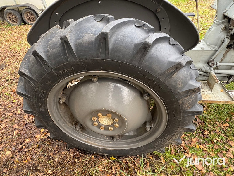 Traktor - Grolle, Massey Fergusson