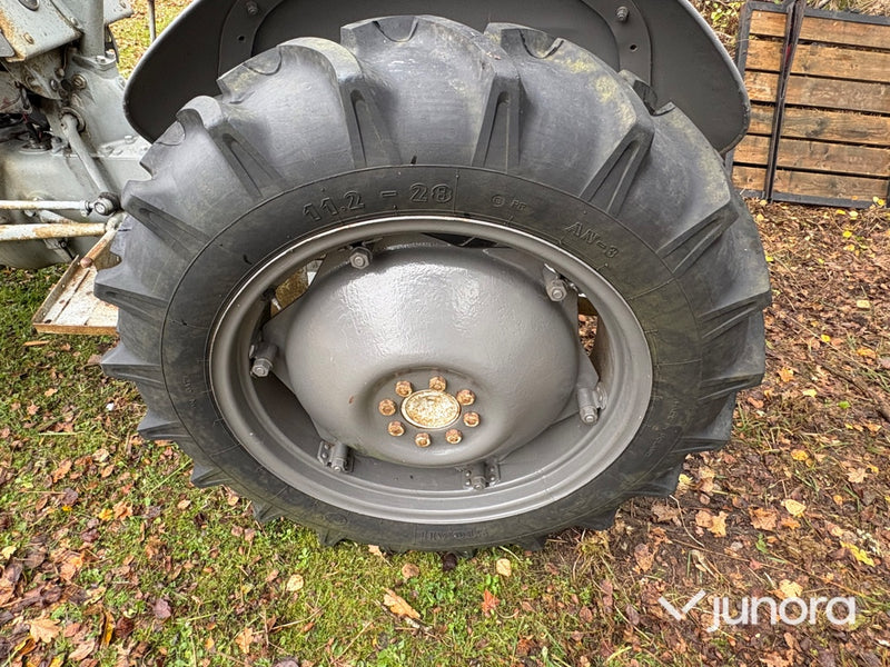 Traktor - Grolle, Massey Fergusson