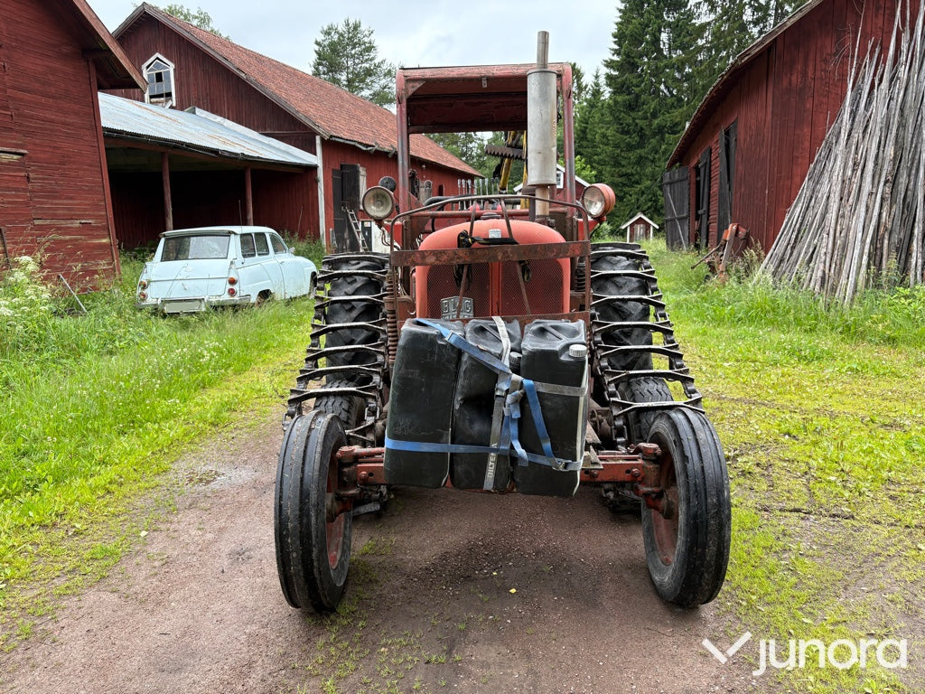 Traktor - Nuffield, Universal 3DL