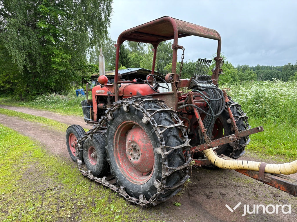 Traktor - Nuffield, Universal 3DL