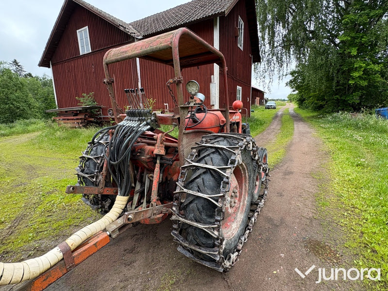 Traktor Nuffield Universal 3DL
