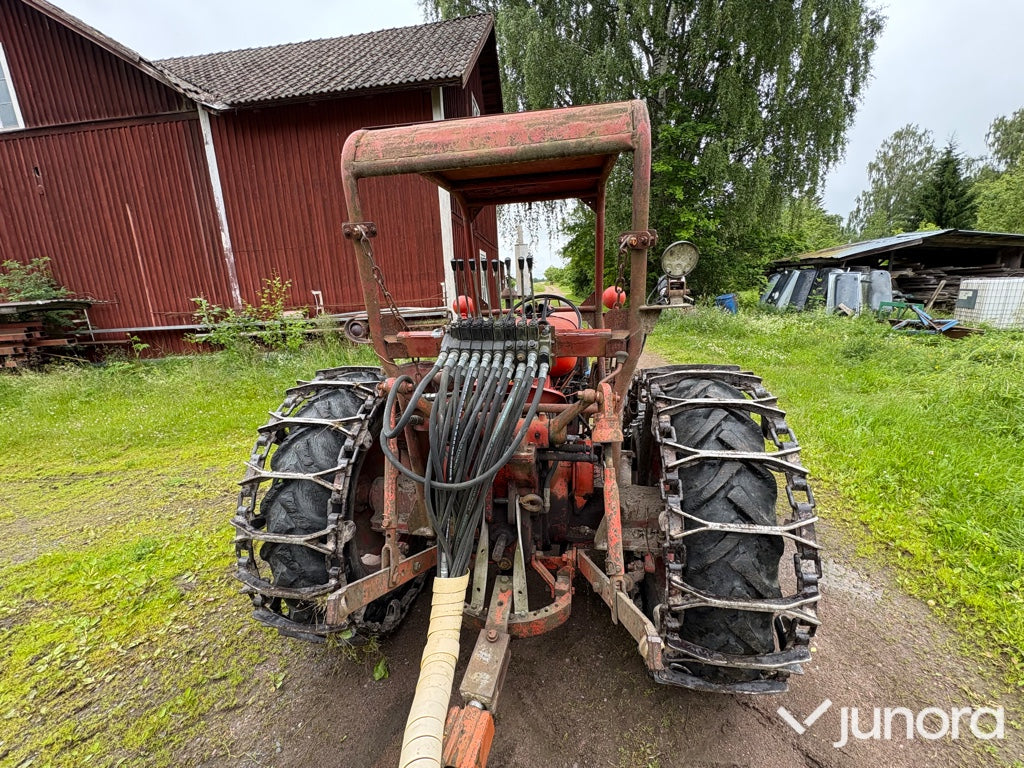 Traktor - Nuffield, Universal 3DL
