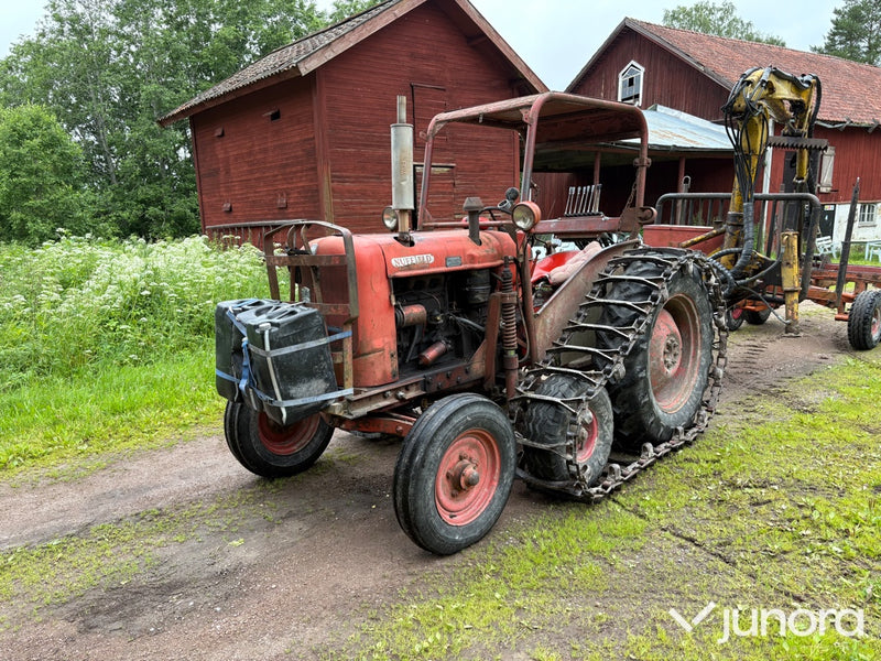 Traktor Nuffield Universal 3DL