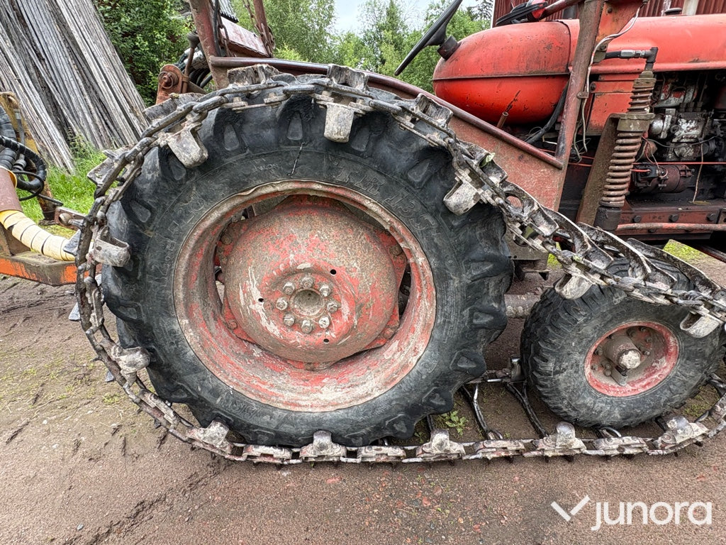 Traktor - Nuffield, Universal 3DL
