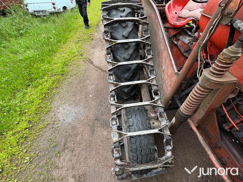 Traktor - Nuffield, Universal 3DL