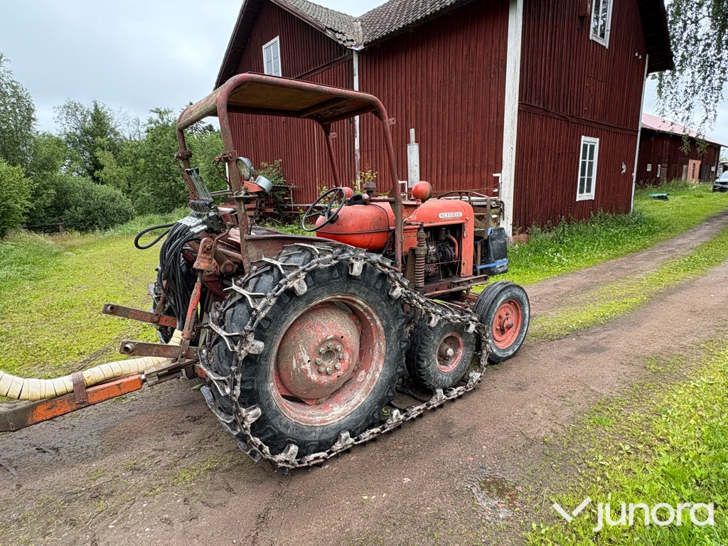 Traktor - Nuffield, Universal 3DL