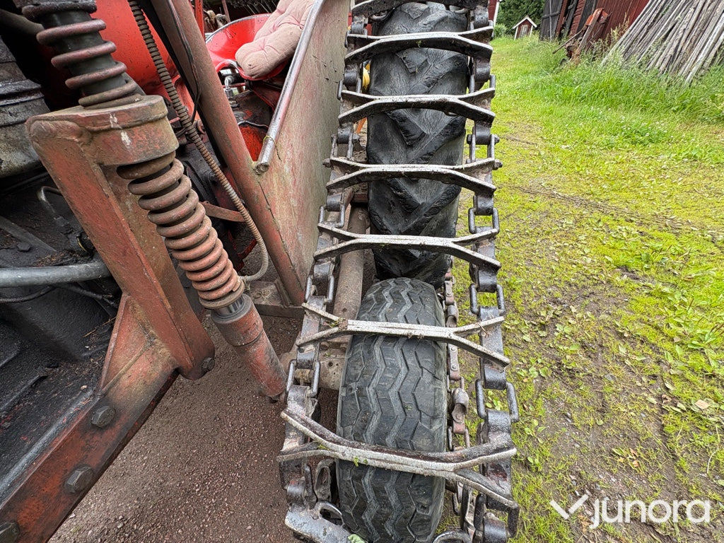 Traktor - Nuffield, Universal 3DL