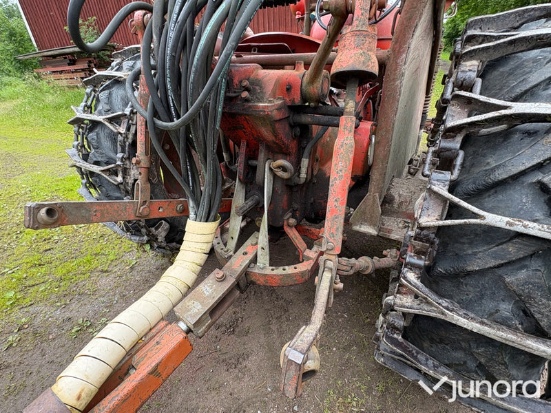Traktor Nuffield Universal 3DL