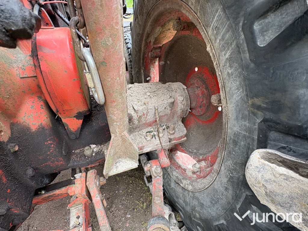 Traktor - Nuffield, Universal 3DL
