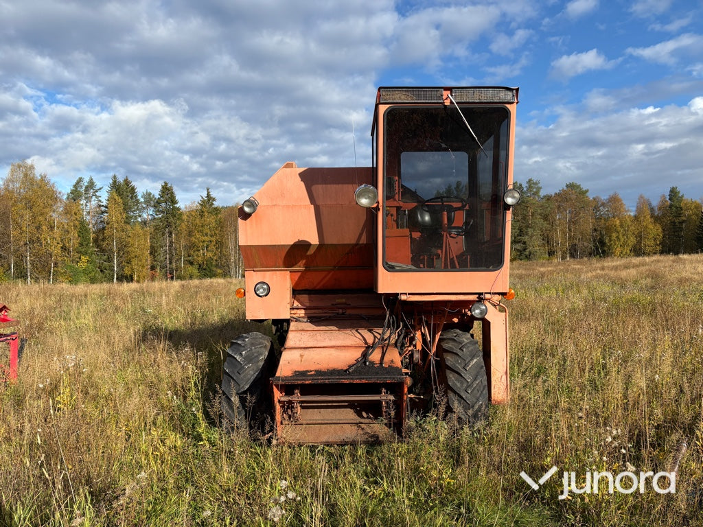 Skördetröska Dronningborg D-1200