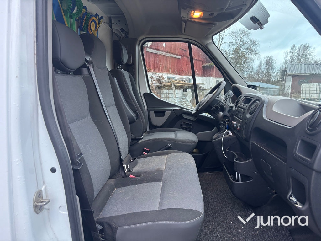 Hästlastbil - Renault Master