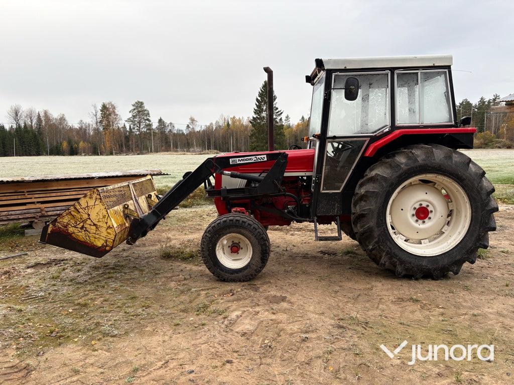 Traktor - Case IH 674 TA
