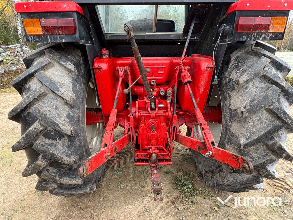 Traktor - Case IH 674 TA
