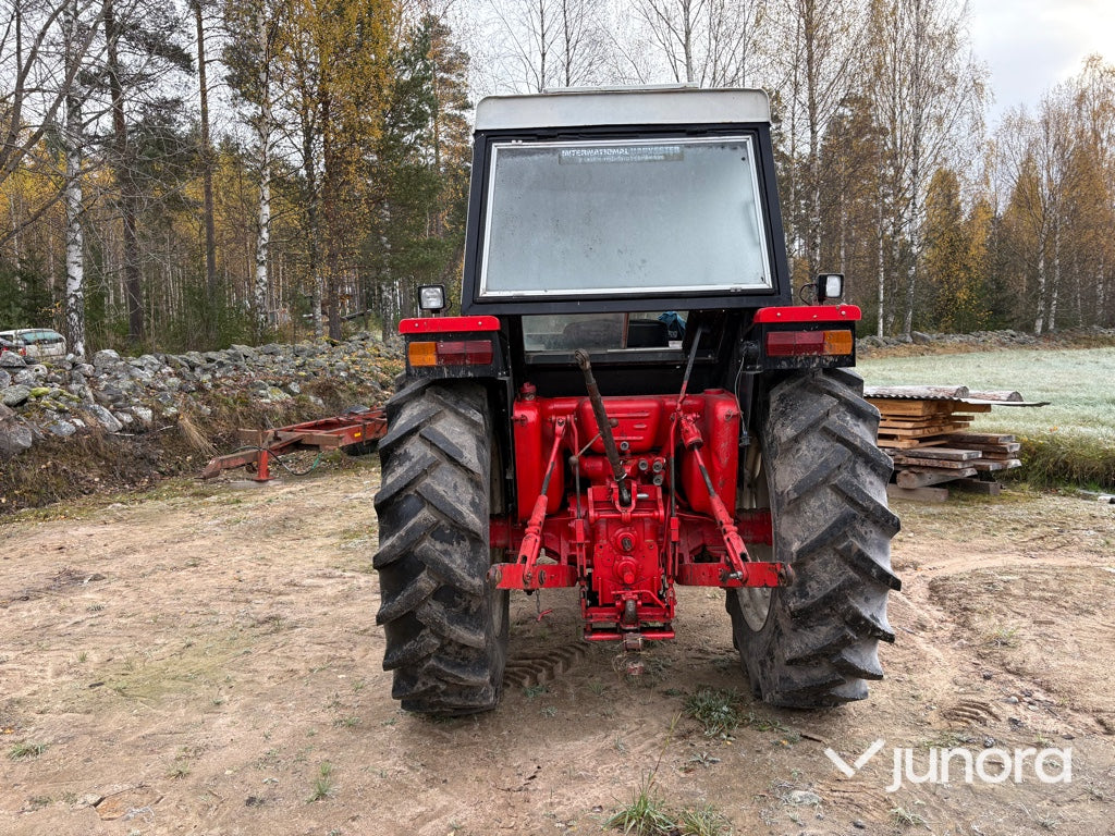 Traktor - Case IH 674 TA