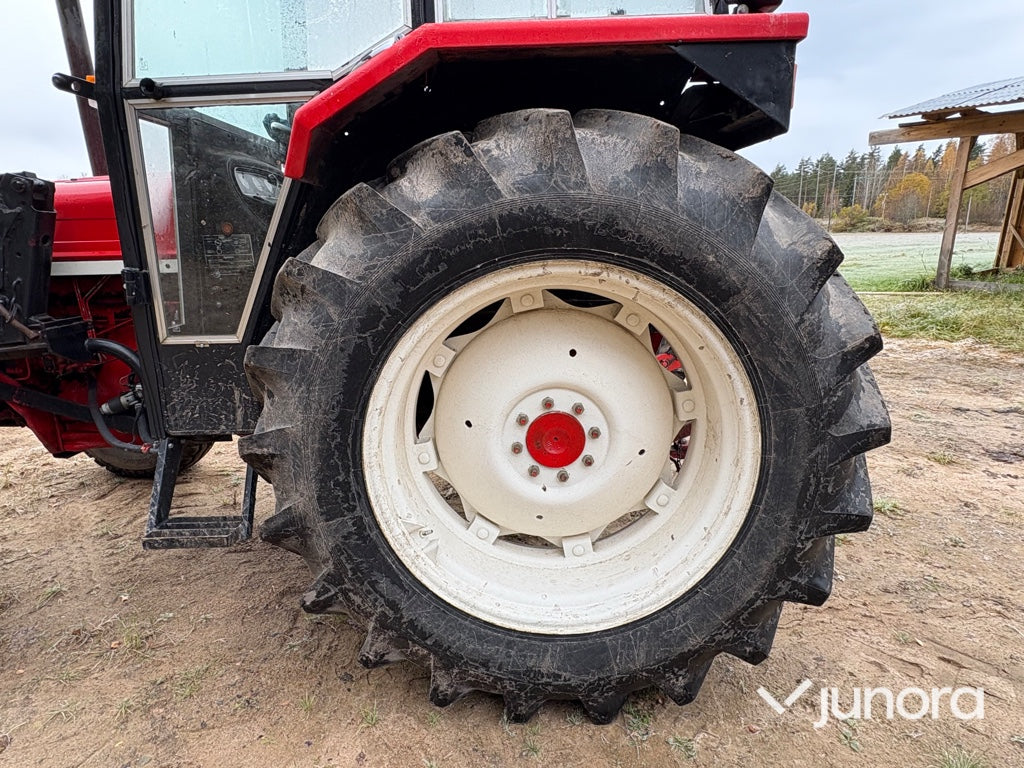 Traktor - Case IH 674 TA