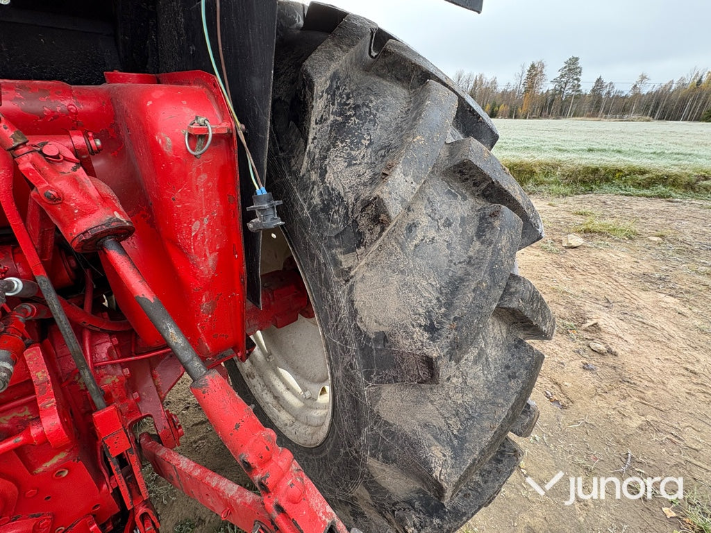 Traktor - Case IH 674 TA