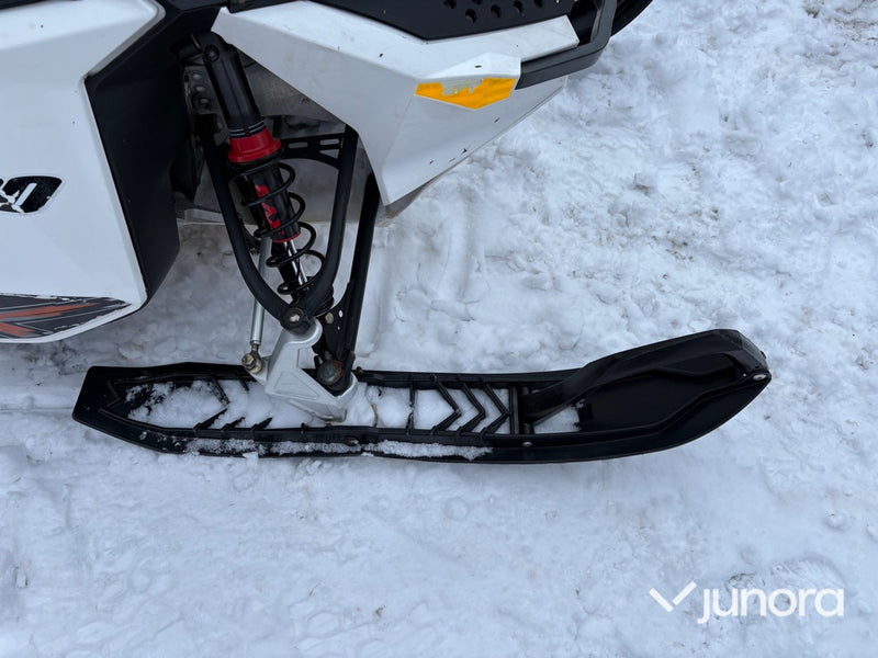 Snöskoter - SKI-DOO Summit 800 E-Tec