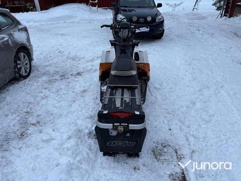 Snöskoter - SKI-DOO Summit 800 E-Tec
