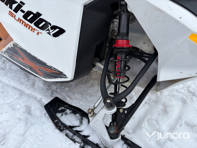 Snöskoter - SKI-DOO Summit 800 E-Tec