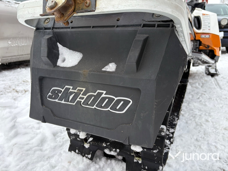 Snöskoter - SKI-DOO Summit 800 E-Tec