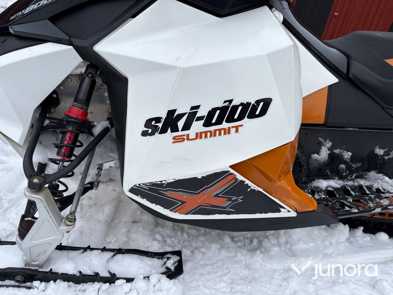 Snöskoter - SKI-DOO Summit 800 E-Tec