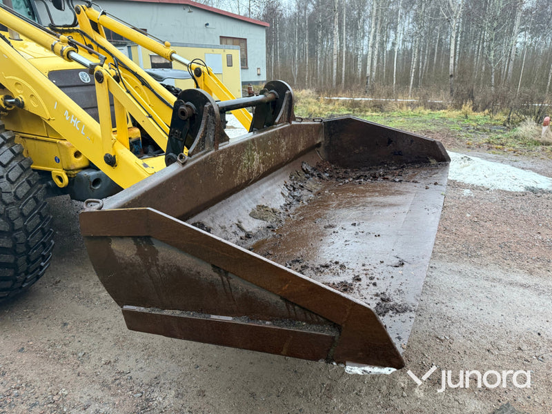 Traktorgrävare - New Holland LB115