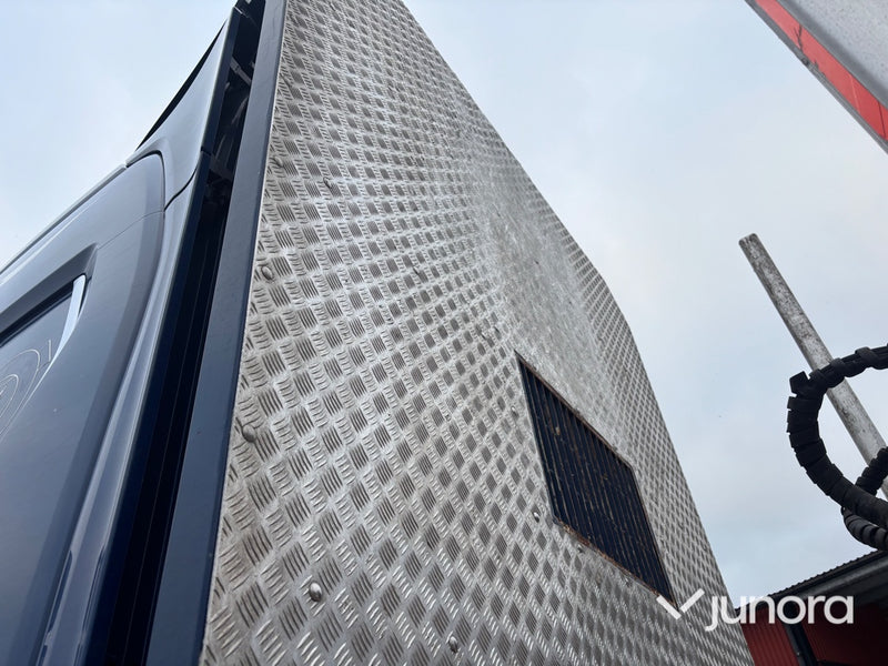 Timmerbil - Scania R650B6X4NB med kran